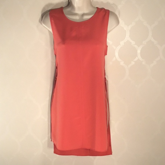 THE LIMITED SIDE LACE TUNIC - Picture 4 of 9